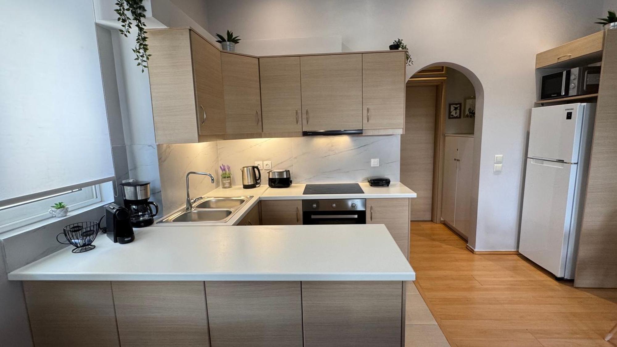 Elegant Glyfada Apartment-Private Garden-Near Metro Ateny Zewnętrze zdjęcie