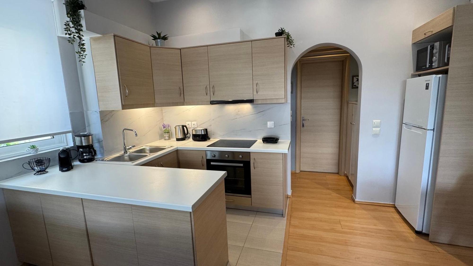 Elegant Glyfada Apartment-Private Garden-Near Metro Ateny Zewnętrze zdjęcie